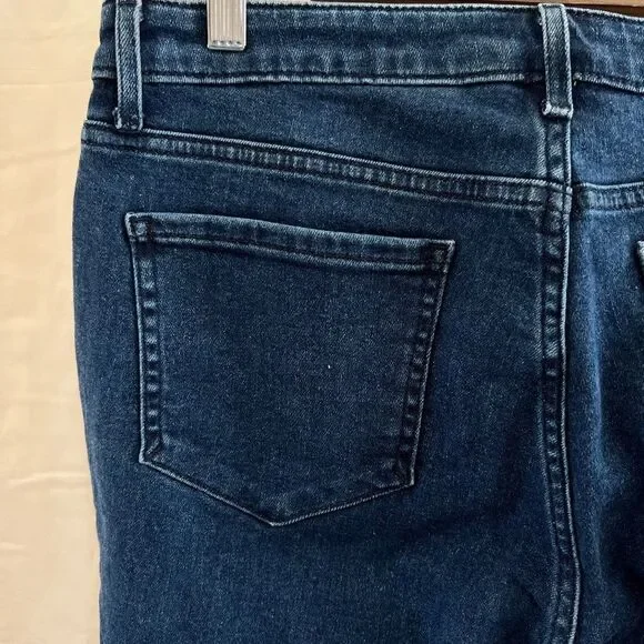 Wide leg, ultra flare Brooke Shields "Timeless"Jeans, NWOT, Size 10P - Picture 3 of 9